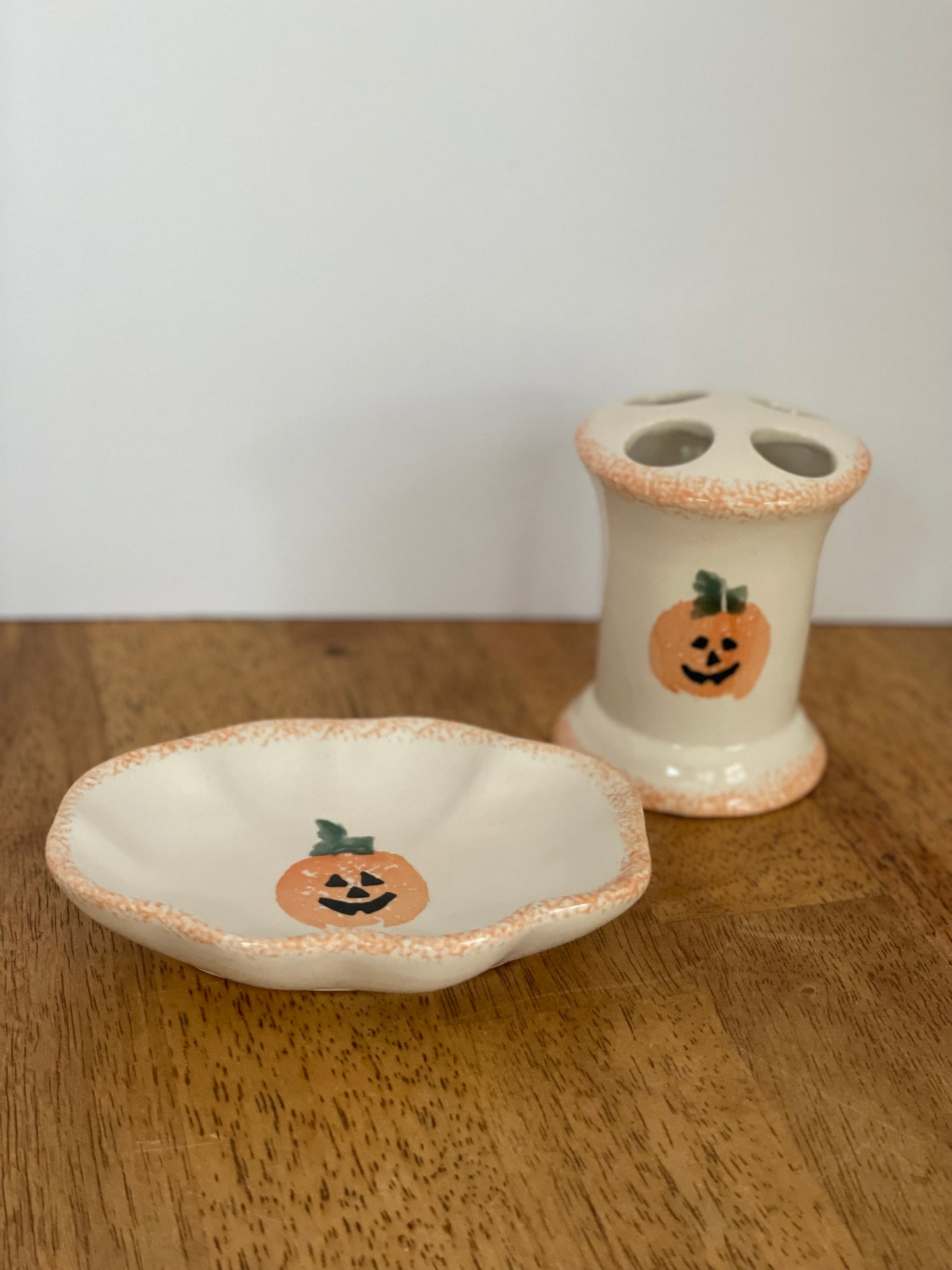 Vintage Loomco Jack-o-Latern Soap Dish/Toothbrush Holder Set