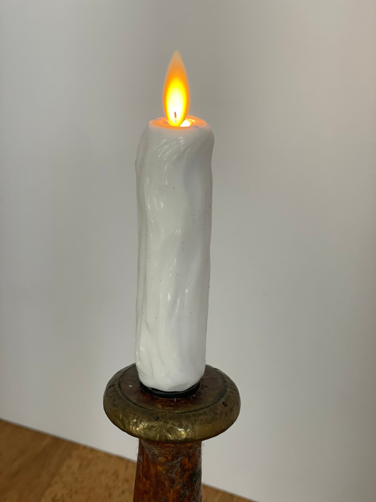 Primitive English Spool Flameless Candle