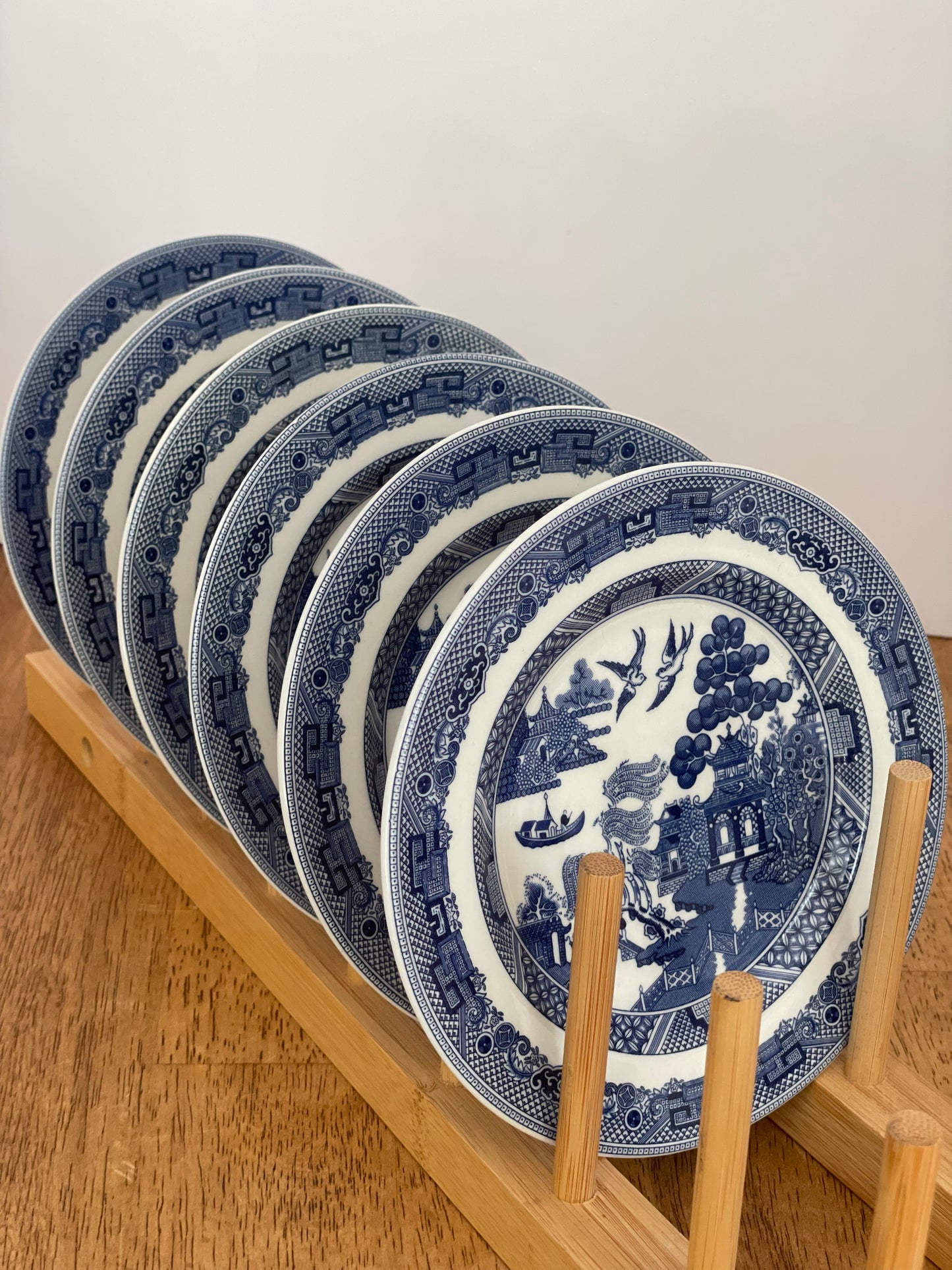Johnston Brothers Blue Willow Plate Set (6)