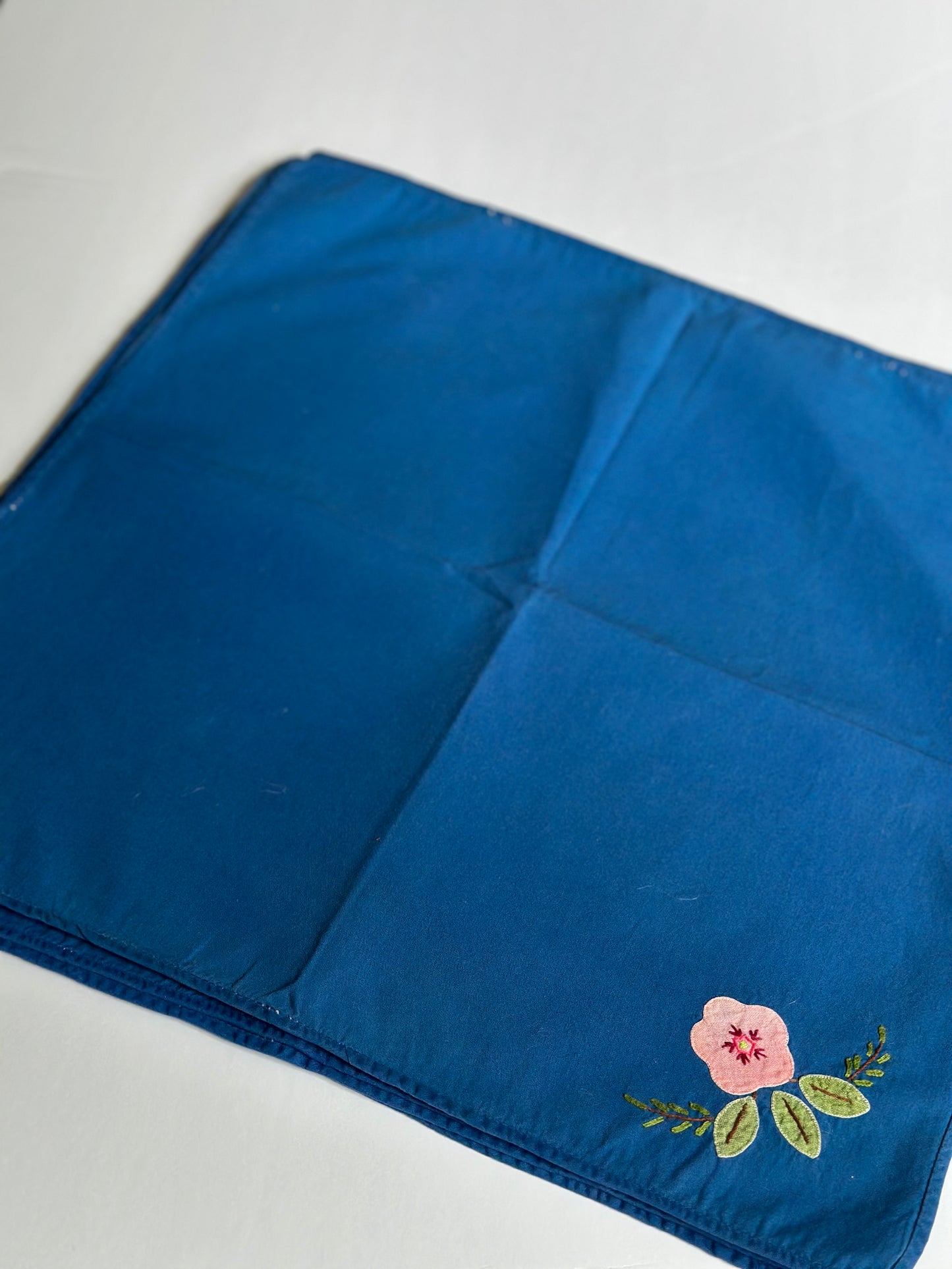 Royal Blue Floral Embroidered Napkins (5)