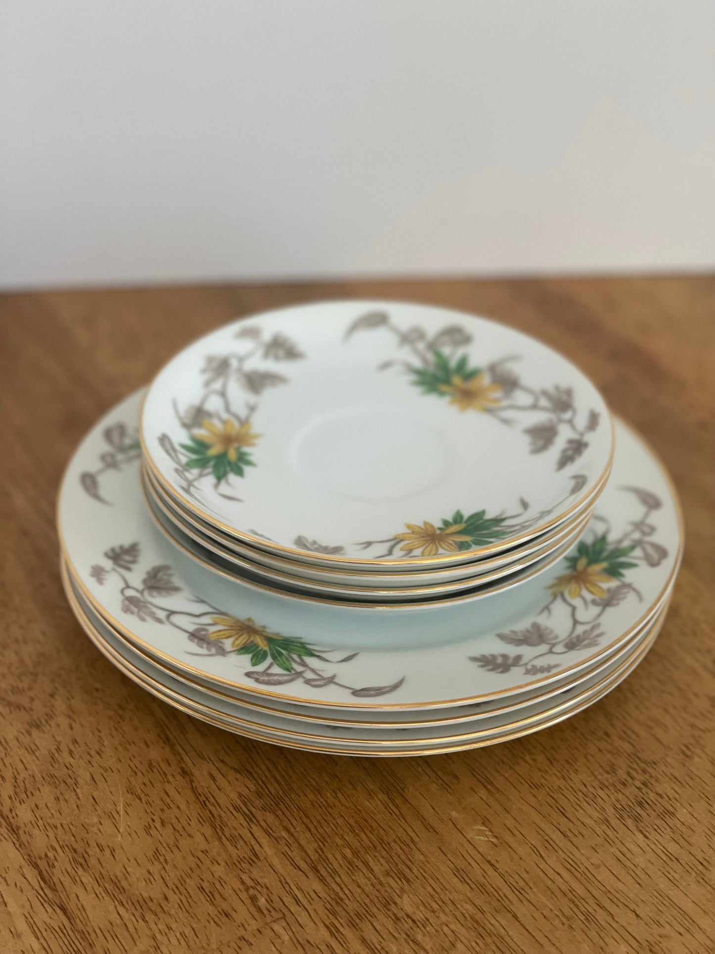 Narumi Avalon Yellow Floral Saucer & Plate Set (8)