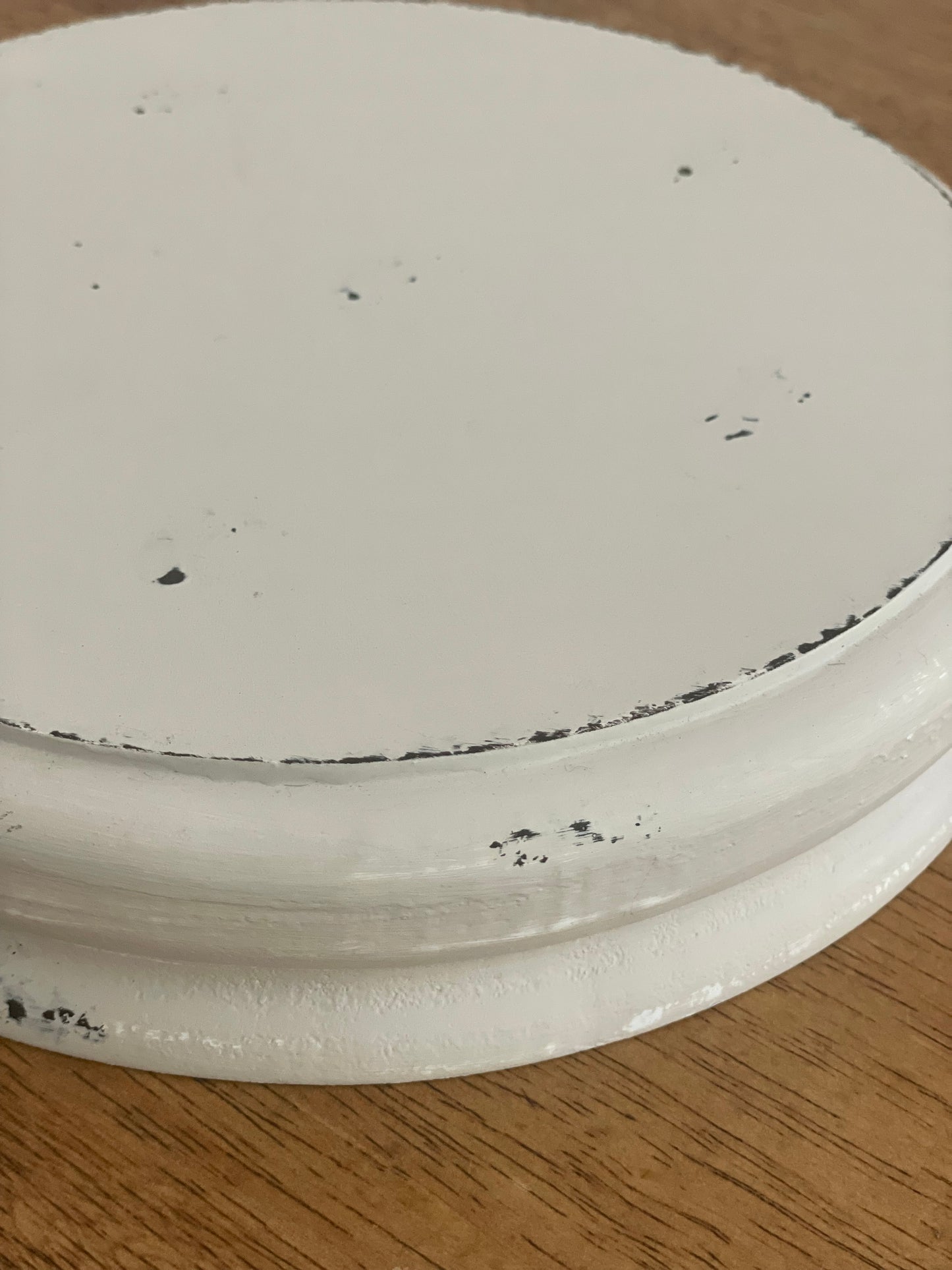8" Round White Distressed Riser