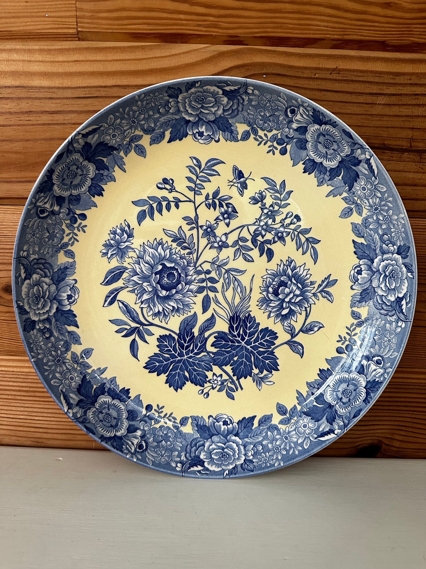 Spode Blue Room Garden Collection platter with intricate blue floral design on a cream background, 11.5-inch diameter, perfect for serving or display.