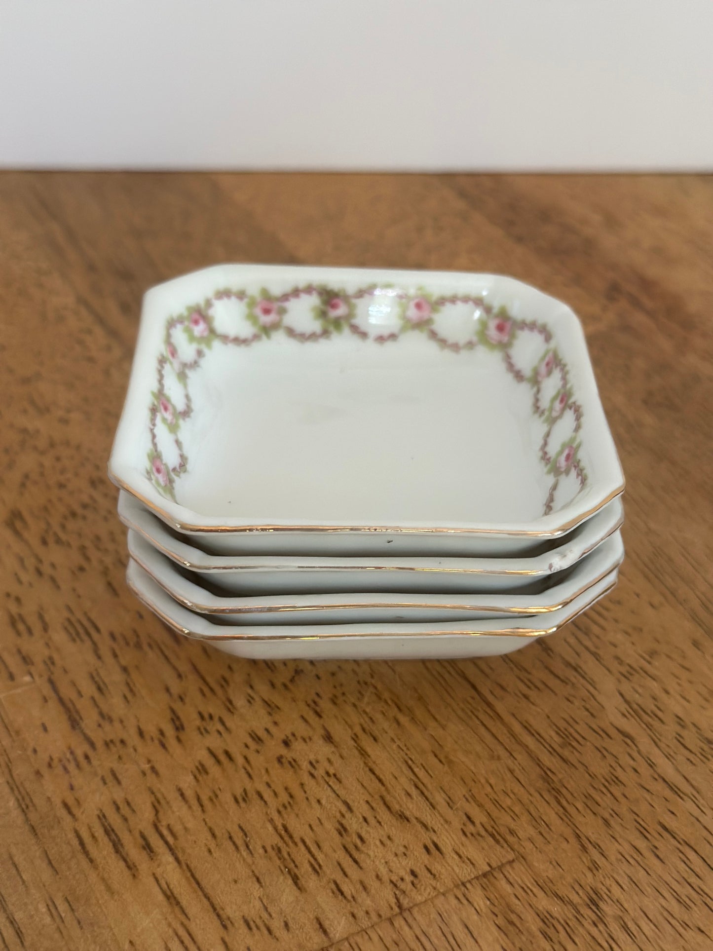 Small Porcelain Floral Dish Set (4)