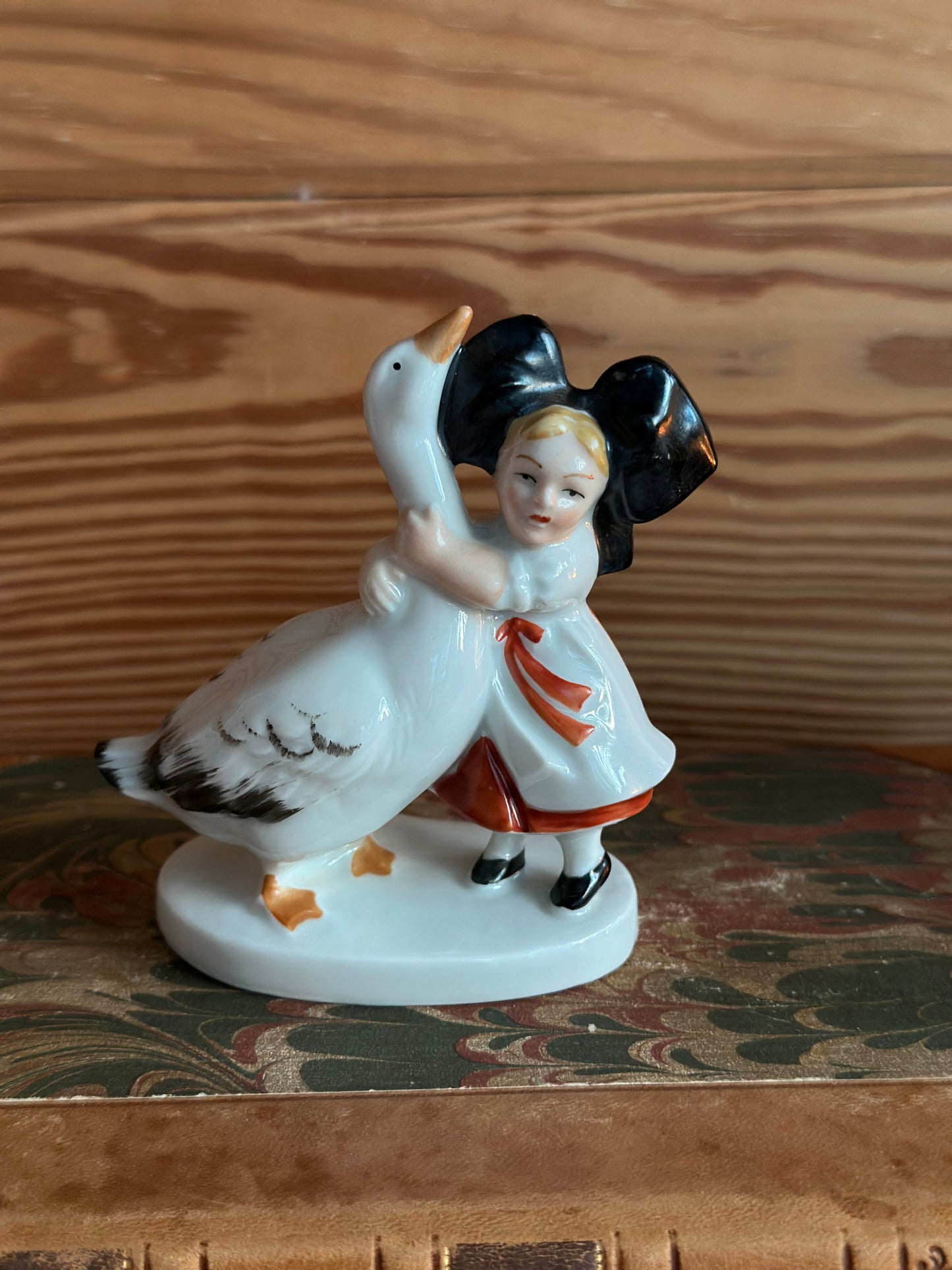 Vintage 1950s GDR Porcelain Figurine