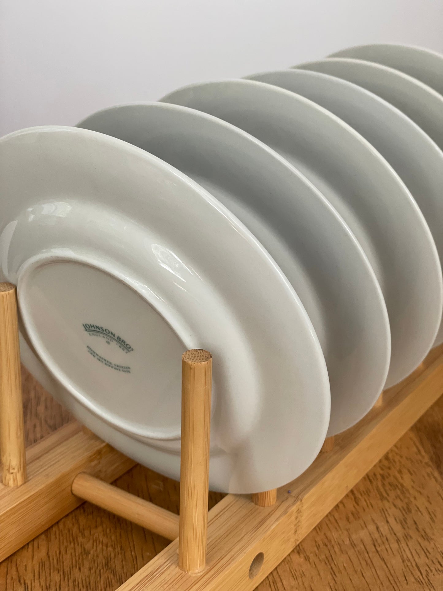 Johnston Brothers Blue Willow Plate Set (6)