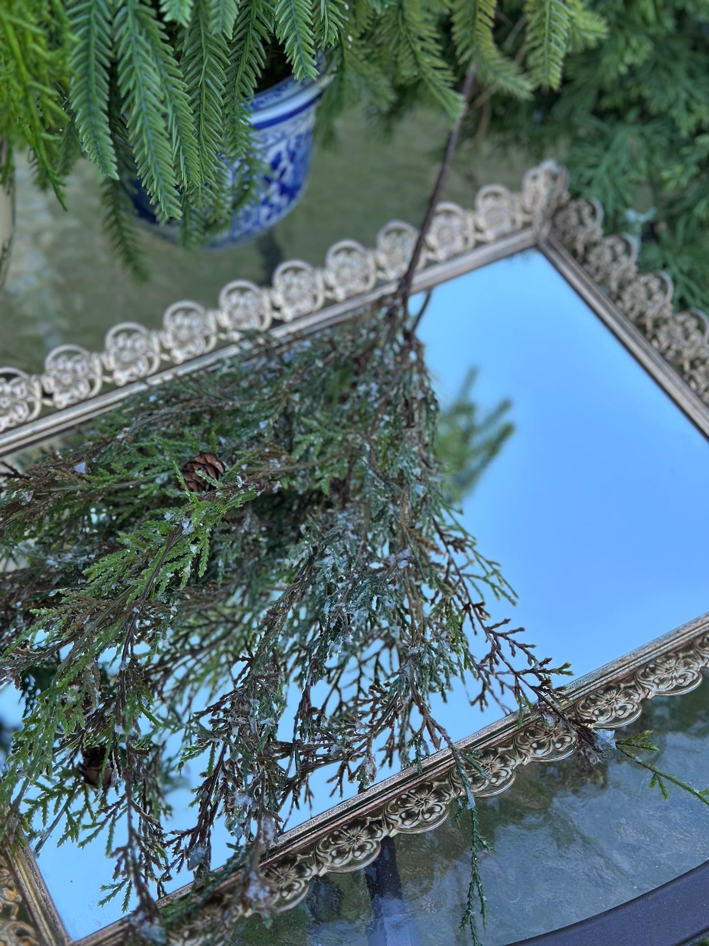 17" Weeping Cedar Pick With Snow