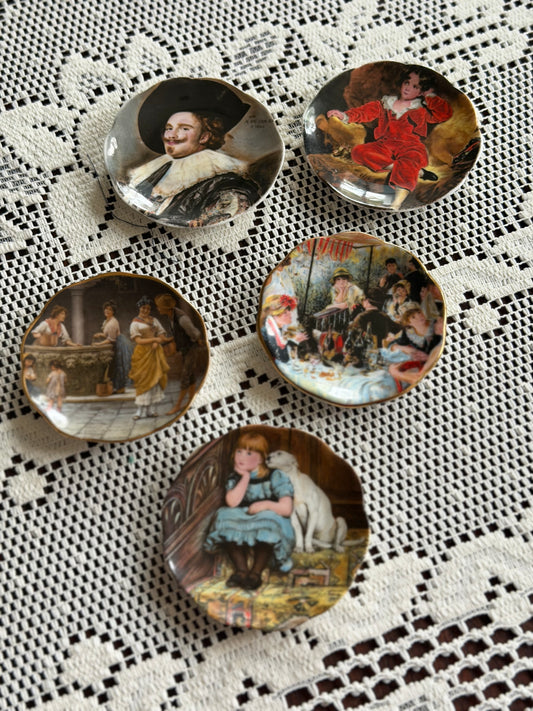 Crown Victorian Vintage Mini Collector Plates