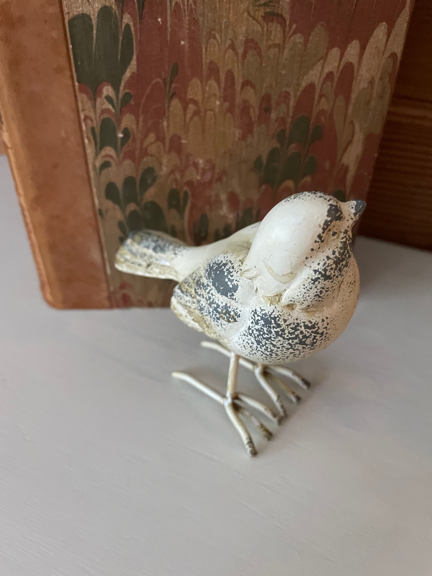 White/Grey Distressed Resin Metal Bird