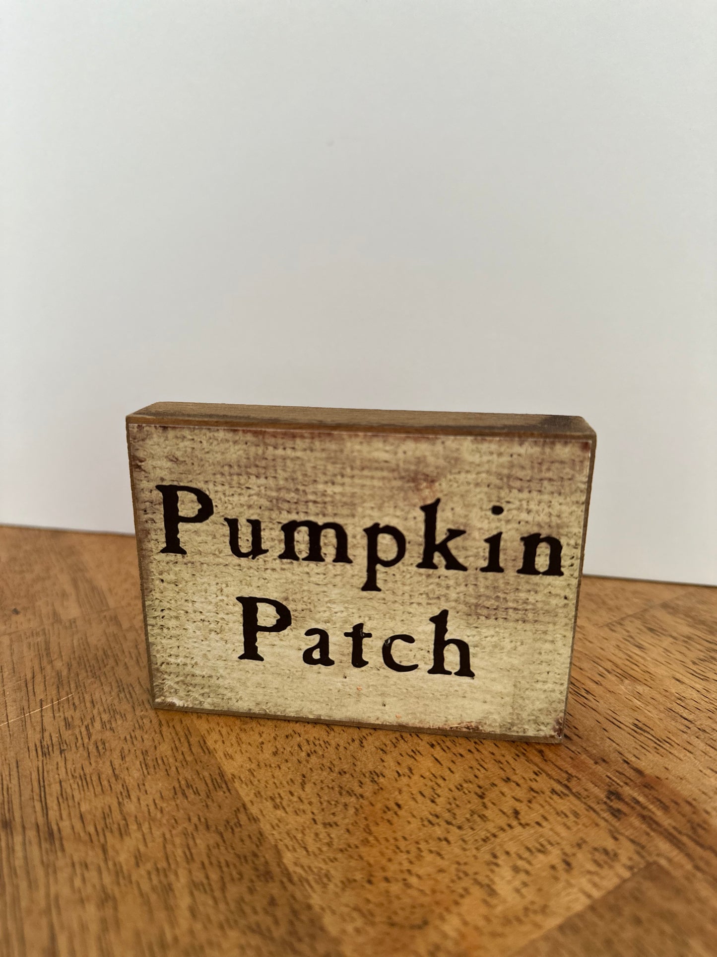 Pumpkin Patch Shelf Sitter