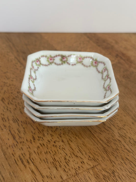Small Porcelain Floral Dish Set (4)